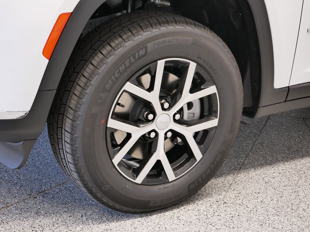 Thumbnail: 2025 Jeep Grand Cherokee L - 15