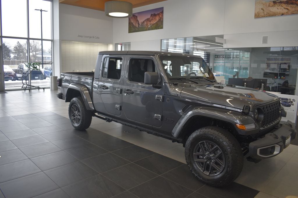 Thumbnail: 2025 Jeep Gladiator - 7