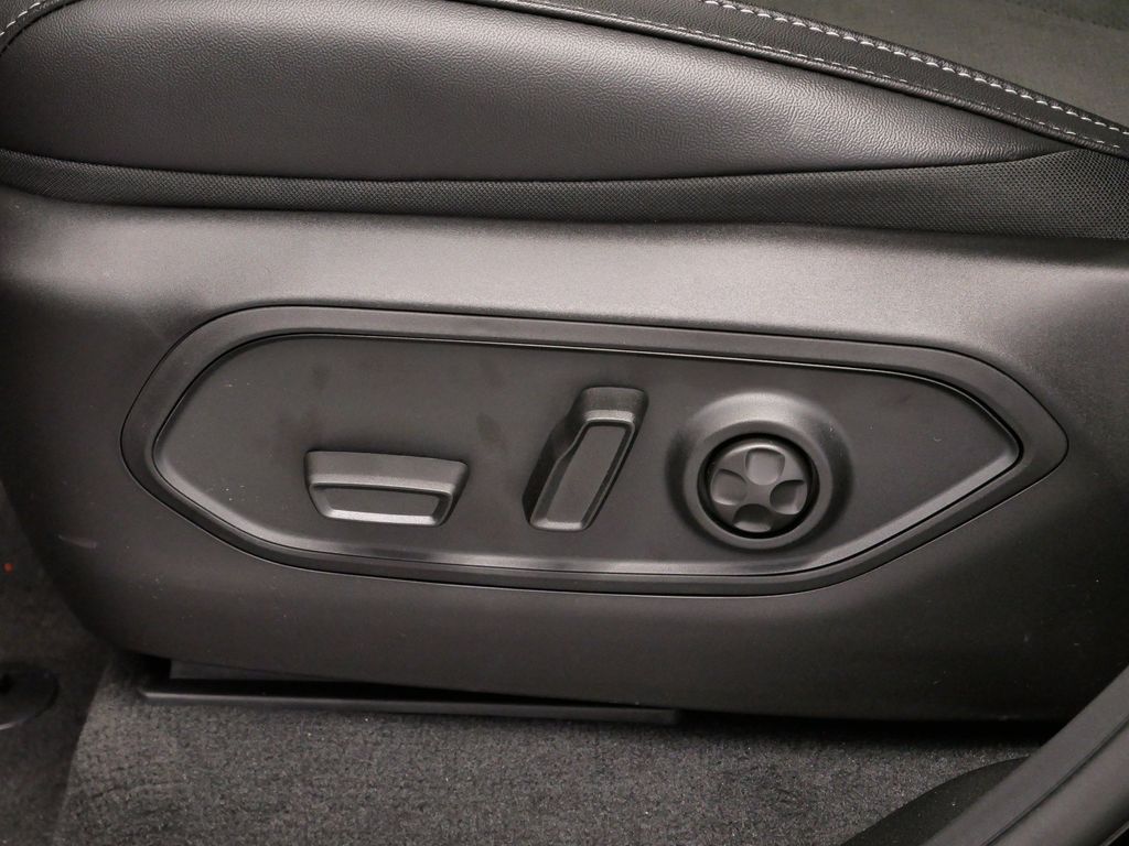 Thumbnail: 2025 Jeep Grand Cherokee L - 6