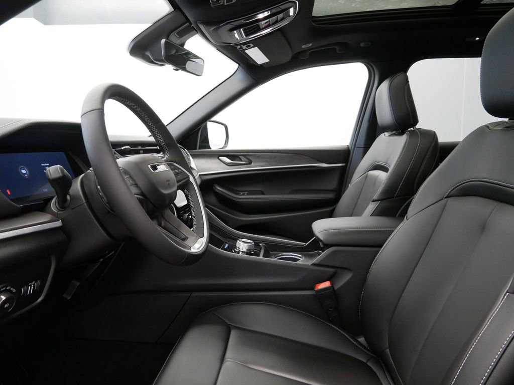 2025 Jeep Grand Cherokee Limited Edition 32