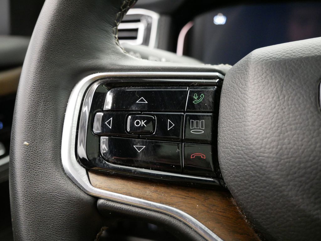 Thumbnail: 2023 Jeep Grand Wagoneer - 28