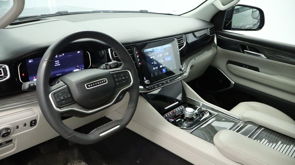 Thumbnail: 2022 Jeep Wagoneer - 33