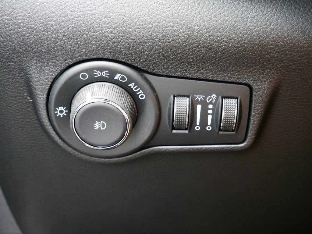 Thumbnail: 2025 Jeep Compass - 23