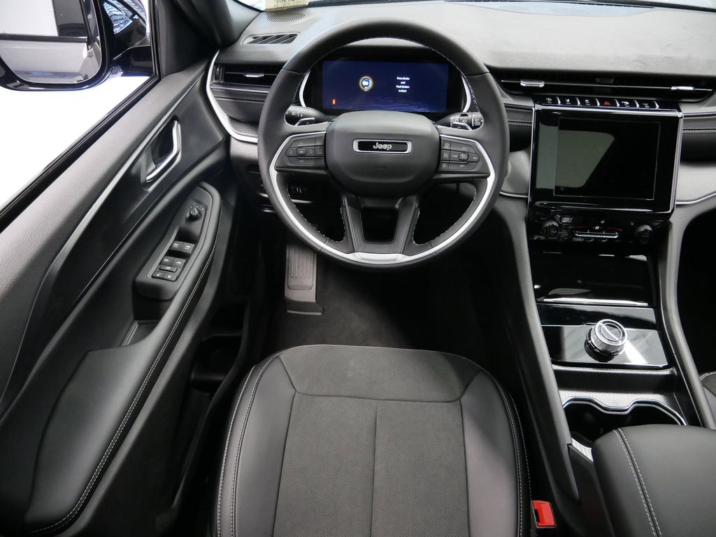 Thumbnail: 2025 Jeep Grand Cherokee L - 16