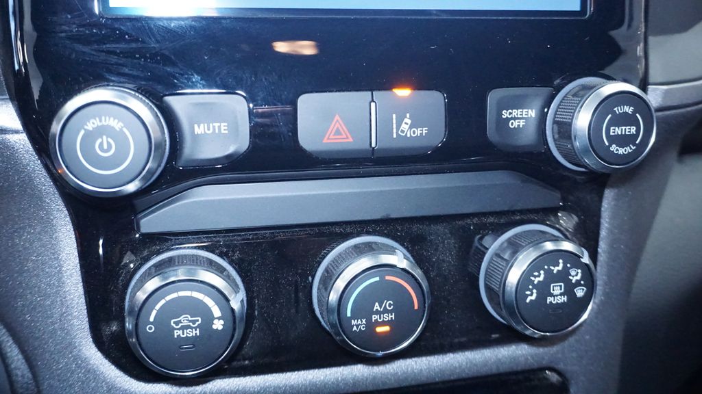 Thumbnail: 2026 RAM 1500 - 39