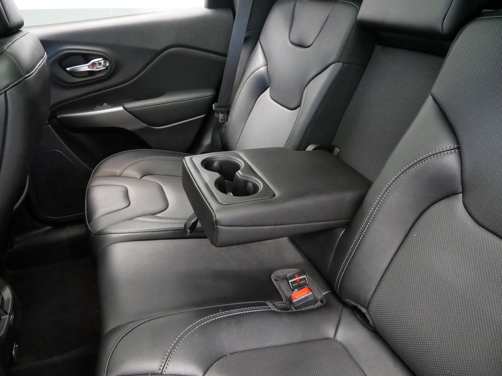 Thumbnail: 2022 Jeep Cherokee - 12