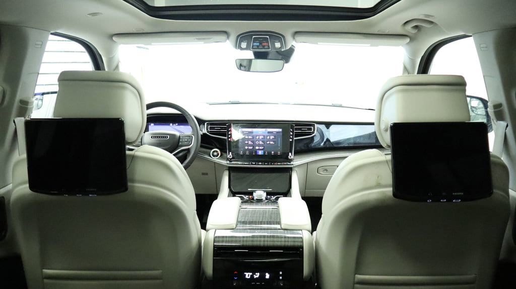 Thumbnail: 2022 Jeep Wagoneer - 30