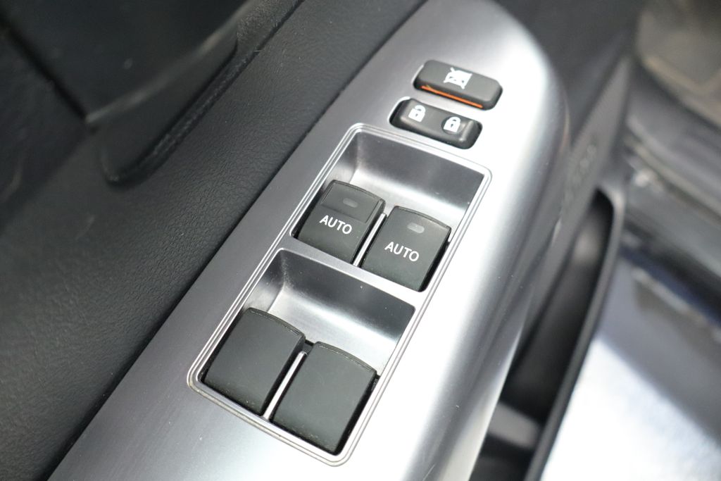 Thumbnail: 2021 Toyota Sequoia - 32