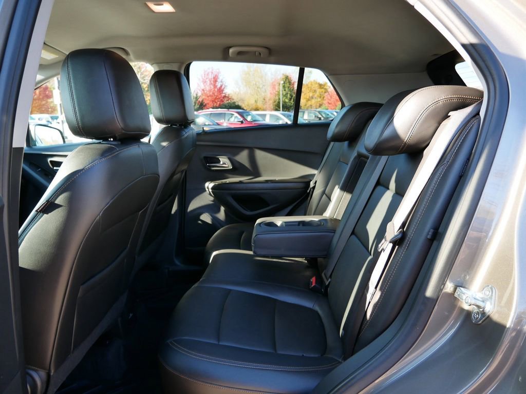 Thumbnail: 2022 Chevrolet Trax - 8