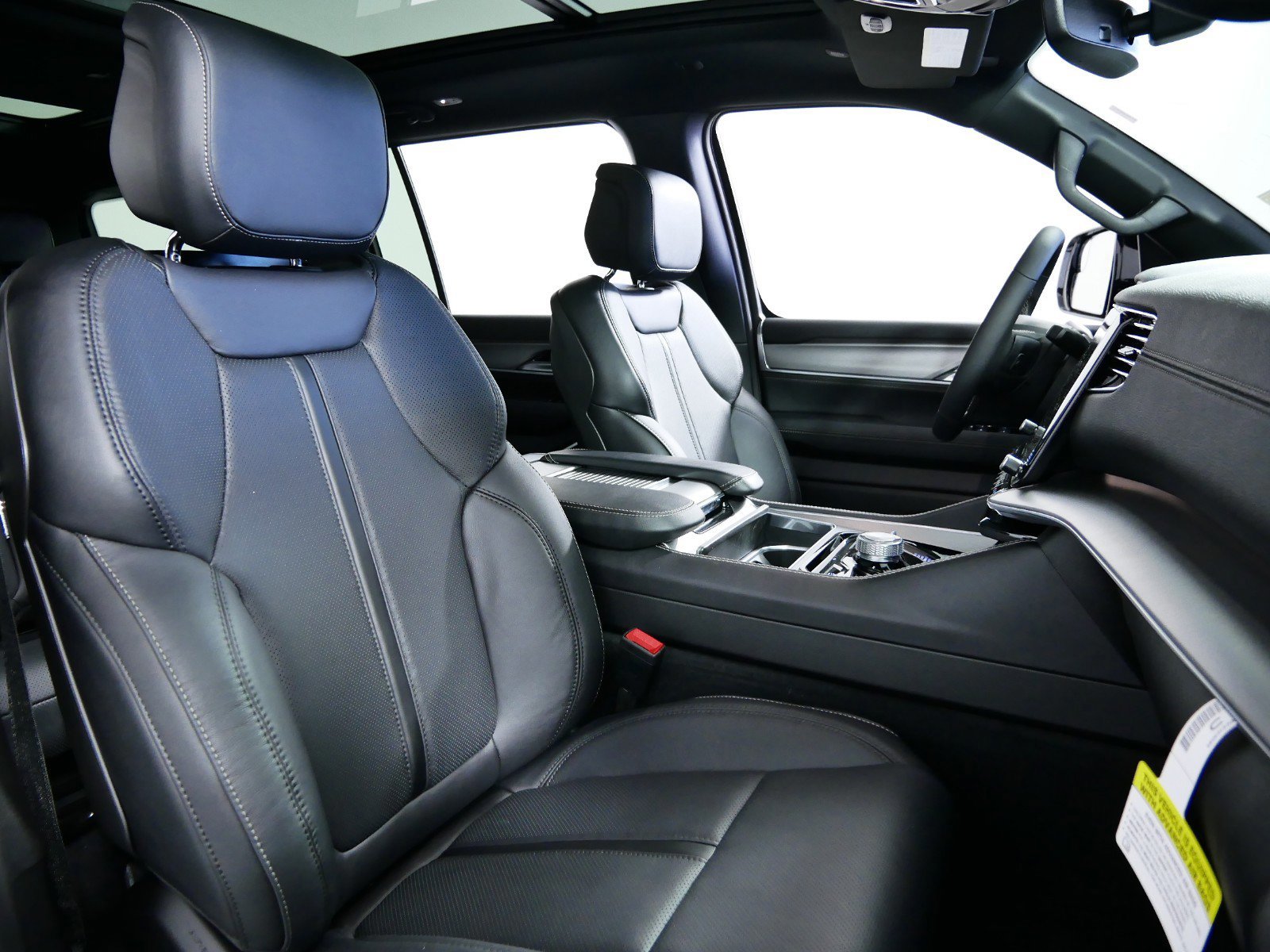 Thumbnail: 2024 Jeep Wagoneer - 20