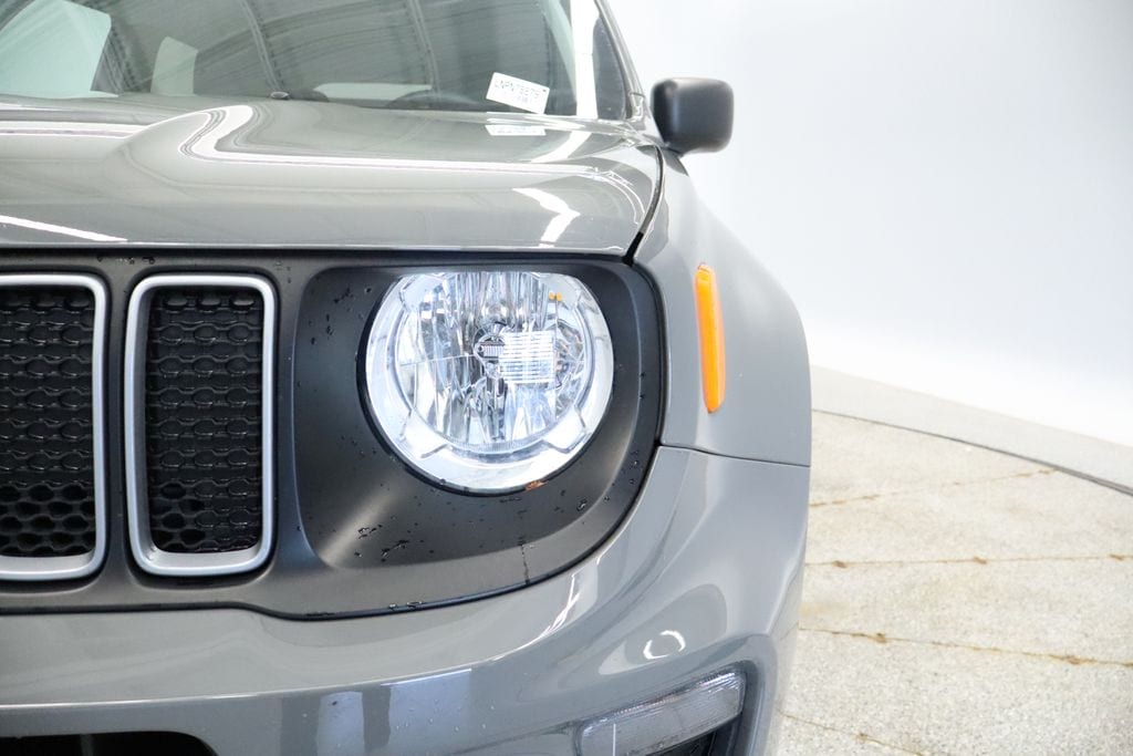 Thumbnail: 2022 Jeep Renegade - 13