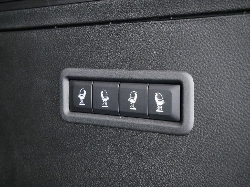 Thumbnail: 2024 Jeep Wagoneer - 26