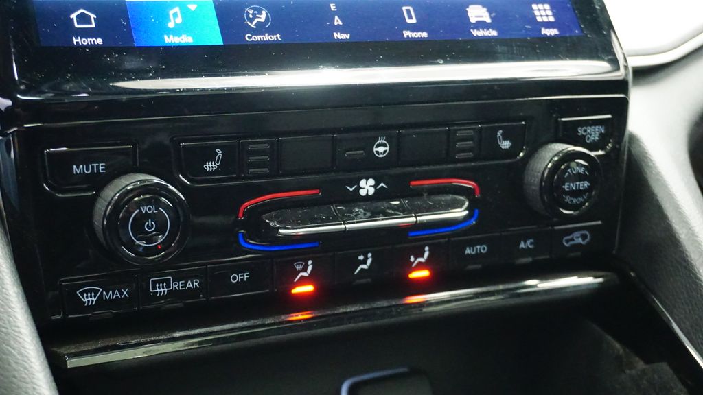 Thumbnail: 2022 Jeep Grand Cherokee - 32