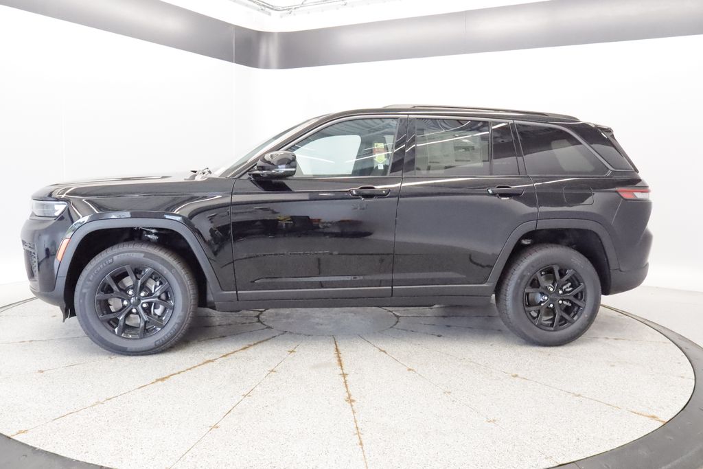 Thumbnail: 2026 Jeep Grand Cherokee L - 4