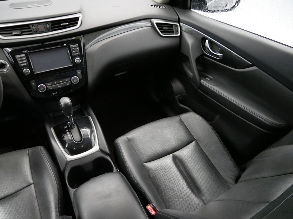 Thumbnail: 2014 Nissan Rogue - 16