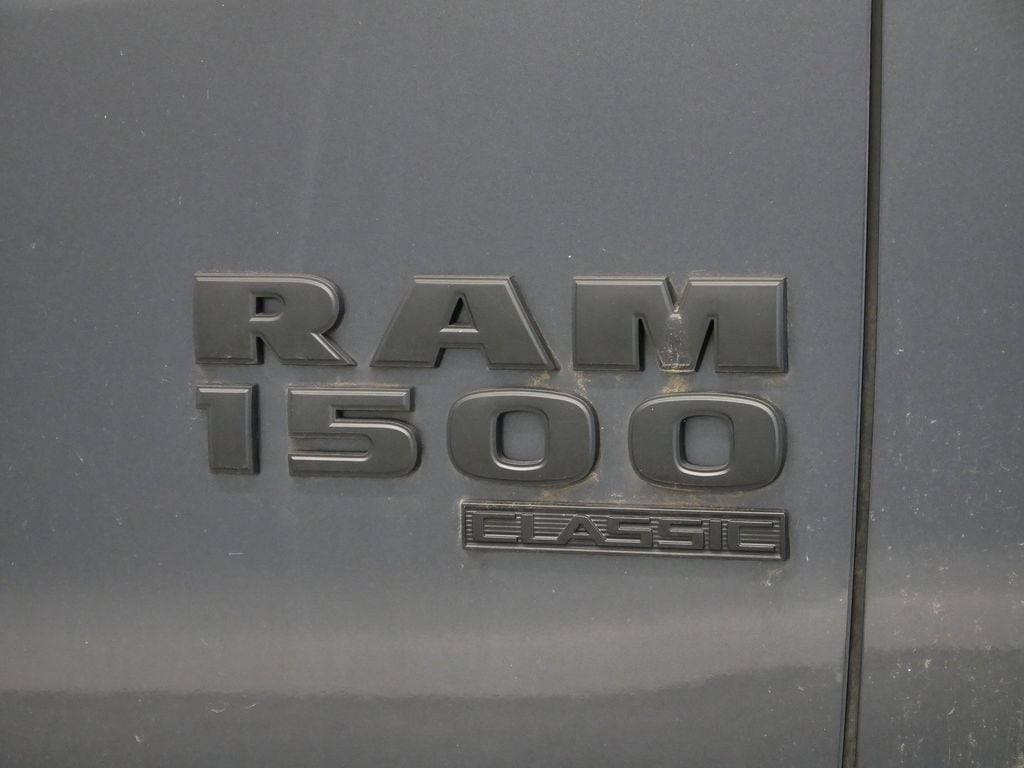 Thumbnail: 2019 RAM 1500 Classic - 17