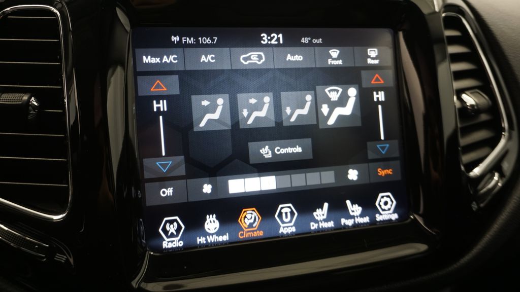 Thumbnail: 2018 Jeep Compass - 39