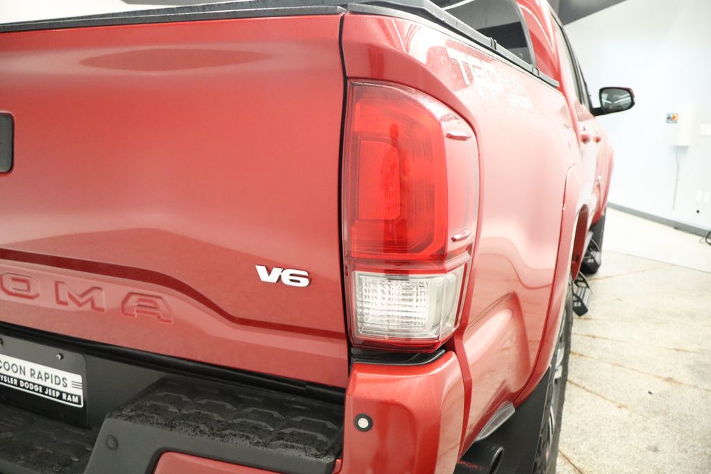 Thumbnail: 2017 Toyota Tacoma - 21