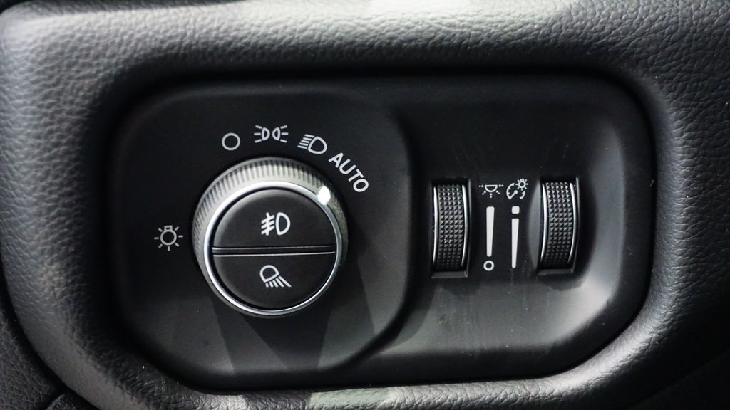 Thumbnail: 2026 RAM 1500 - 27