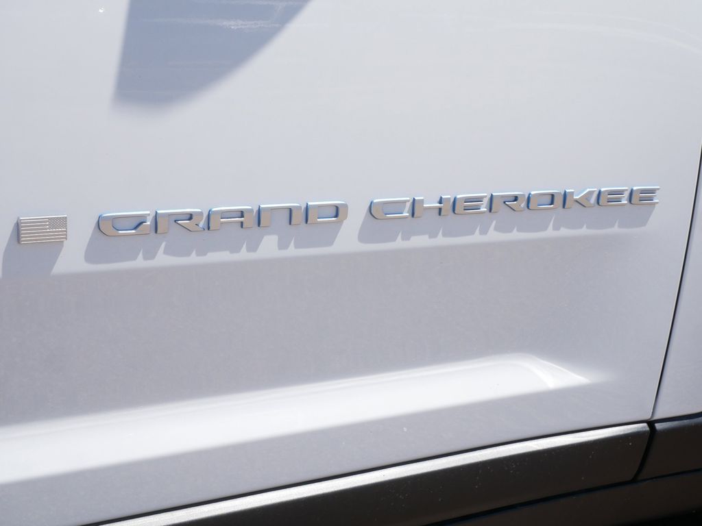 Thumbnail: 2025 Jeep Grand Cherokee - 16