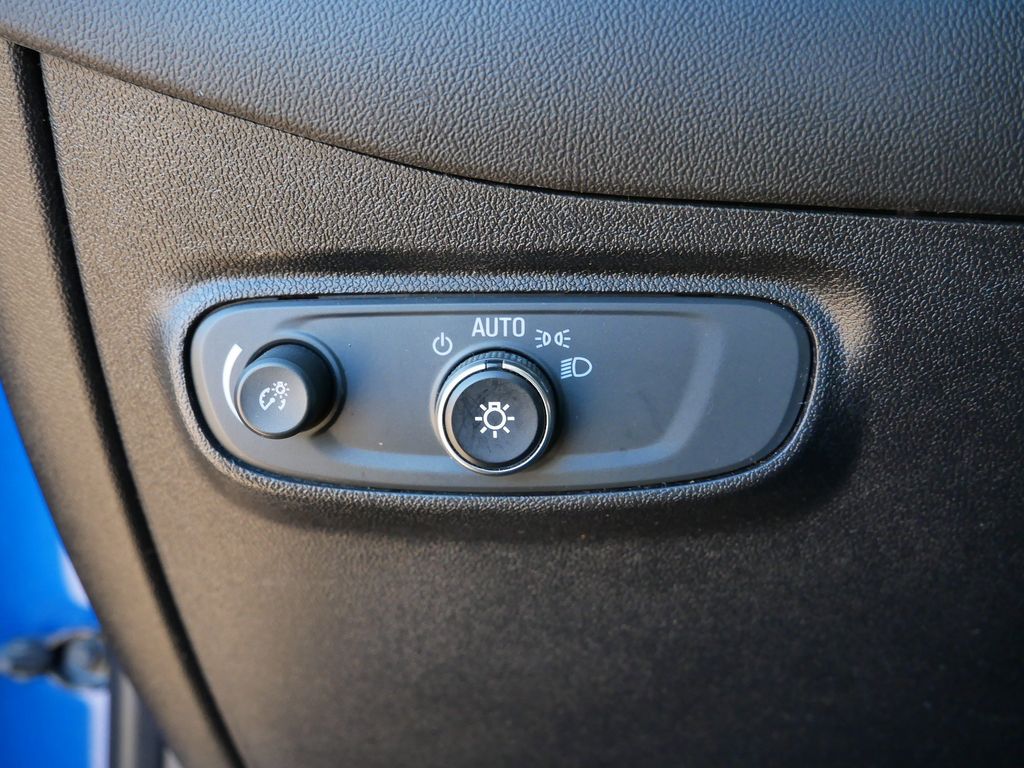 Thumbnail: 2019 Chevrolet Equinox - 25