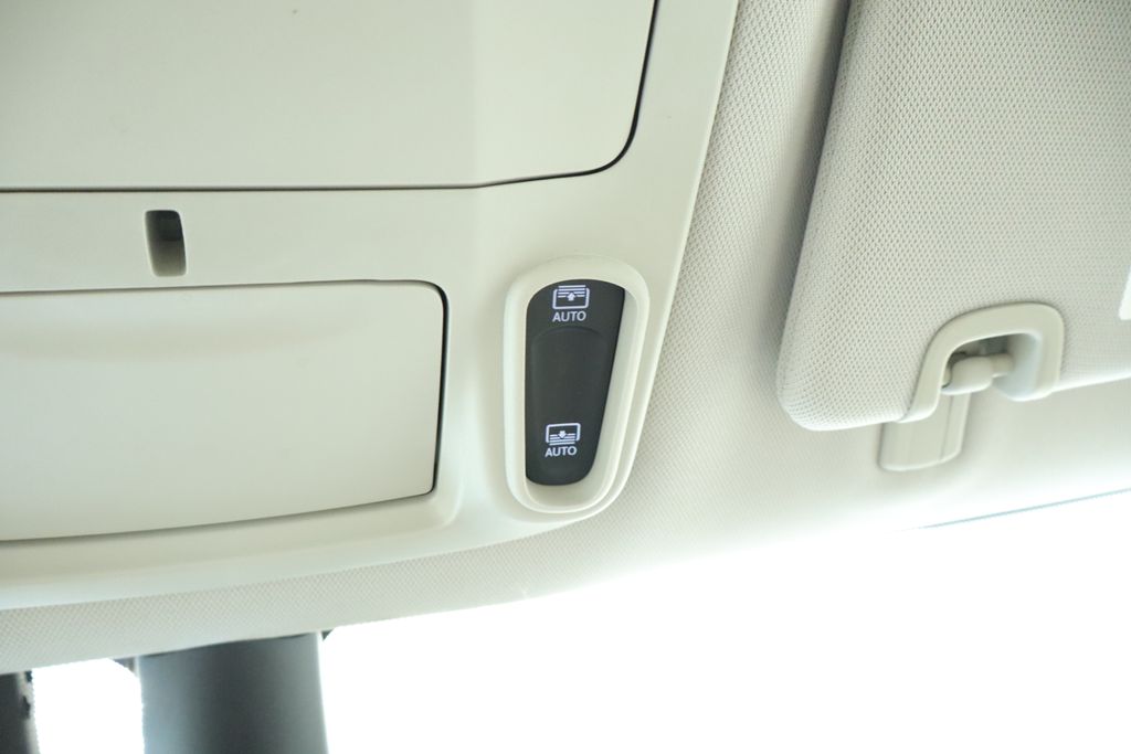 Thumbnail: 2017 Chrysler Pacifica - 33
