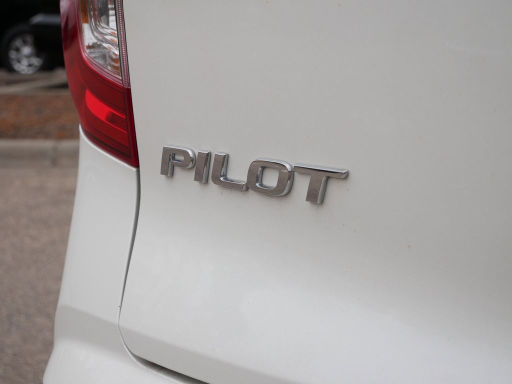 Thumbnail: 2019 Honda Pilot - 22