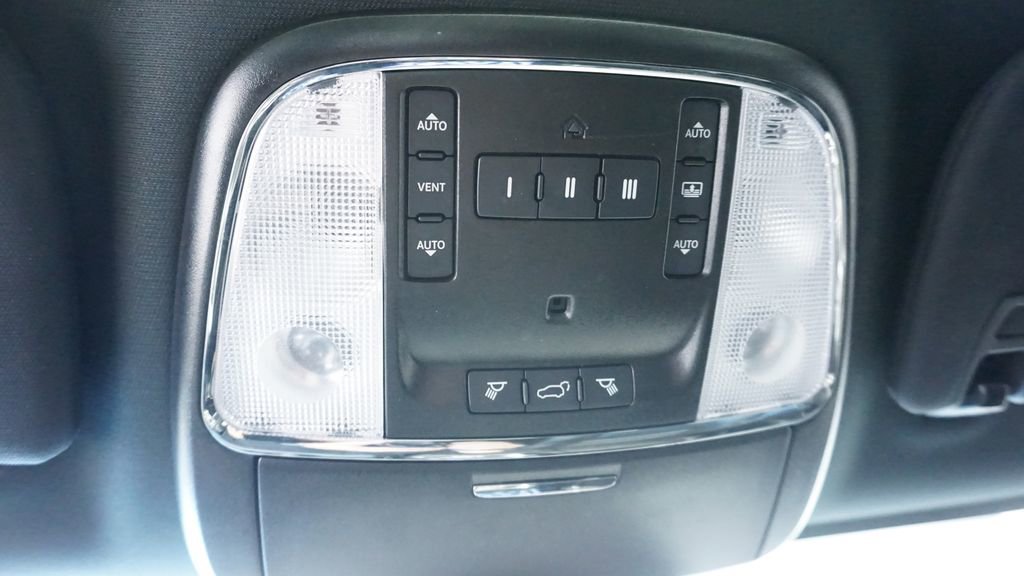 Thumbnail: 2020 Jeep Grand Cherokee - 38