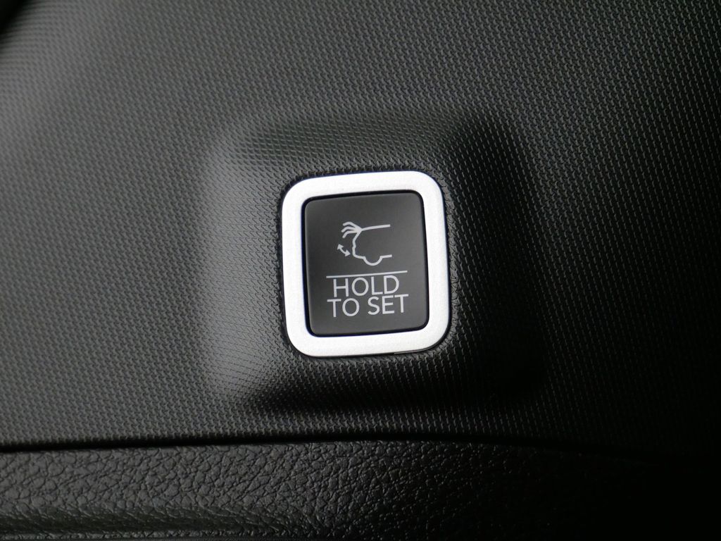 Thumbnail: 2025 Jeep Grand Cherokee - 15