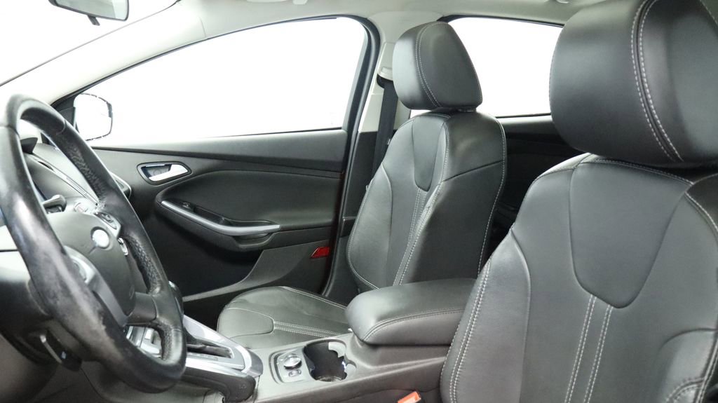 Thumbnail: 2013 Ford Focus - 23