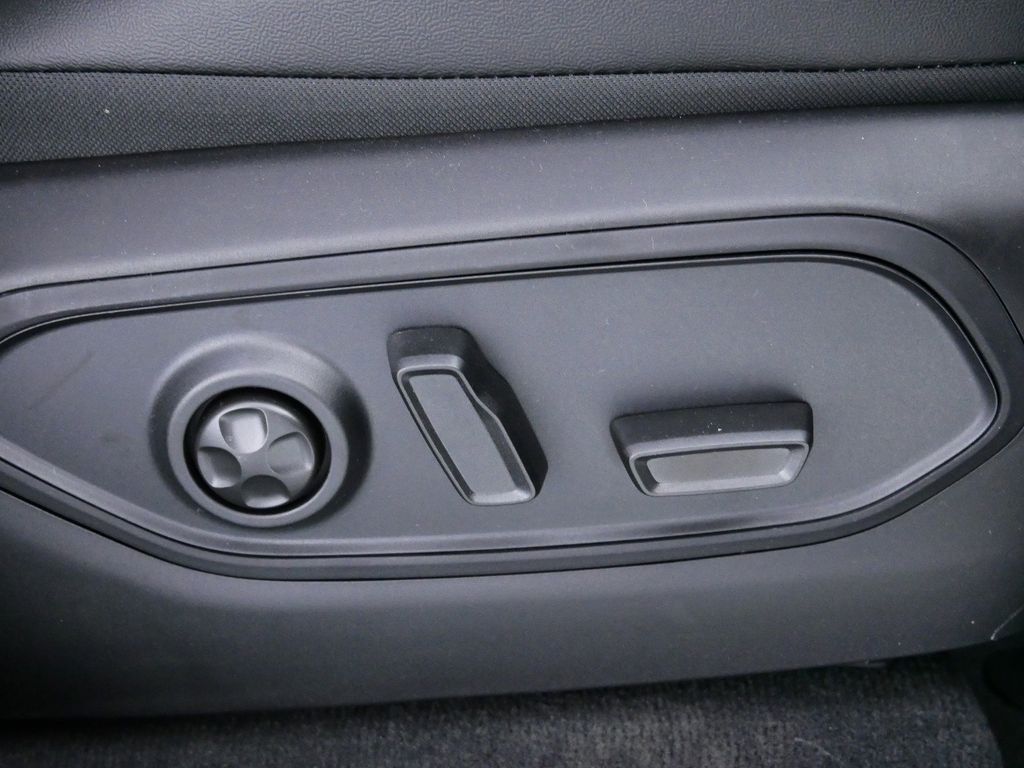 Thumbnail: 2024 Jeep Grand Cherokee - 26