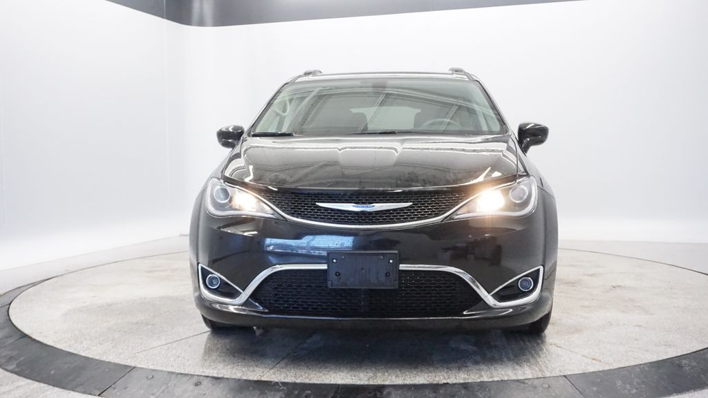 Thumbnail: 2018 Chrysler Pacifica - 11