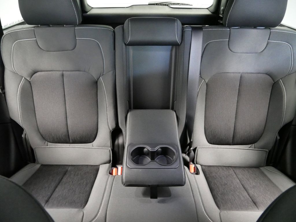 Thumbnail: 2025 Jeep Grand Cherokee - 21