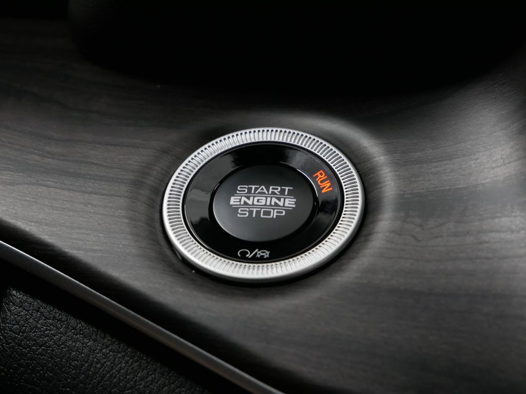 Thumbnail: 2025 Jeep Grand Cherokee - 40