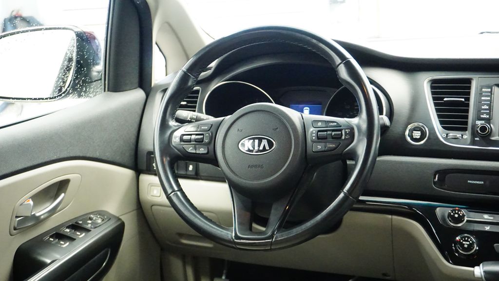 Thumbnail: 2020 Kia Sedona - 22