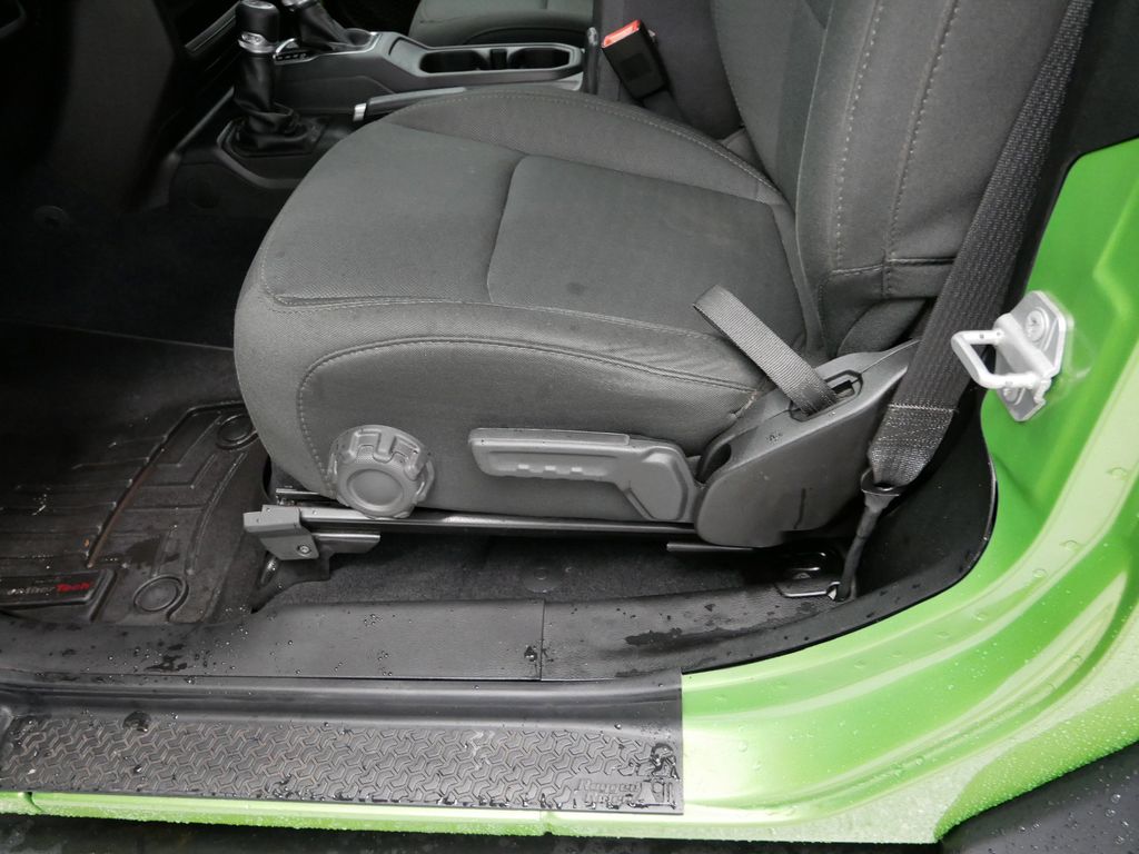 Thumbnail: 2019 Jeep Wrangler - 5