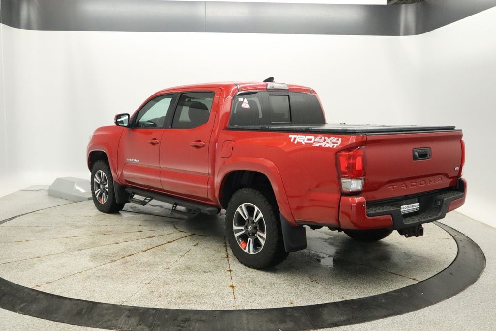 Thumbnail: 2017 Toyota Tacoma - 3