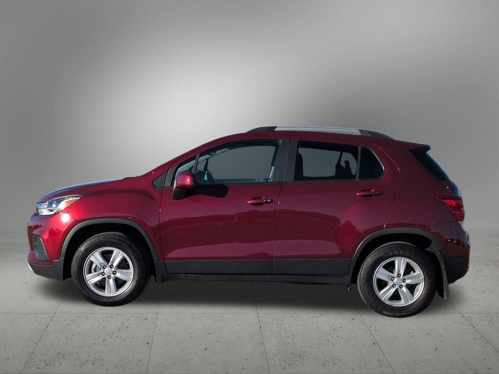 Thumbnail: 2022 Chevrolet Trax - 3