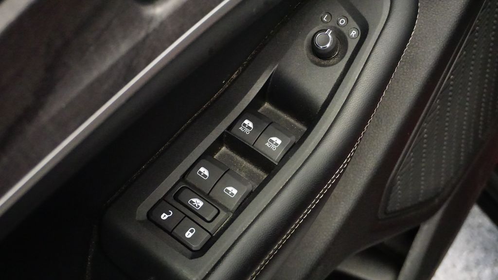 Thumbnail: 2023 Jeep Grand Cherokee - 29