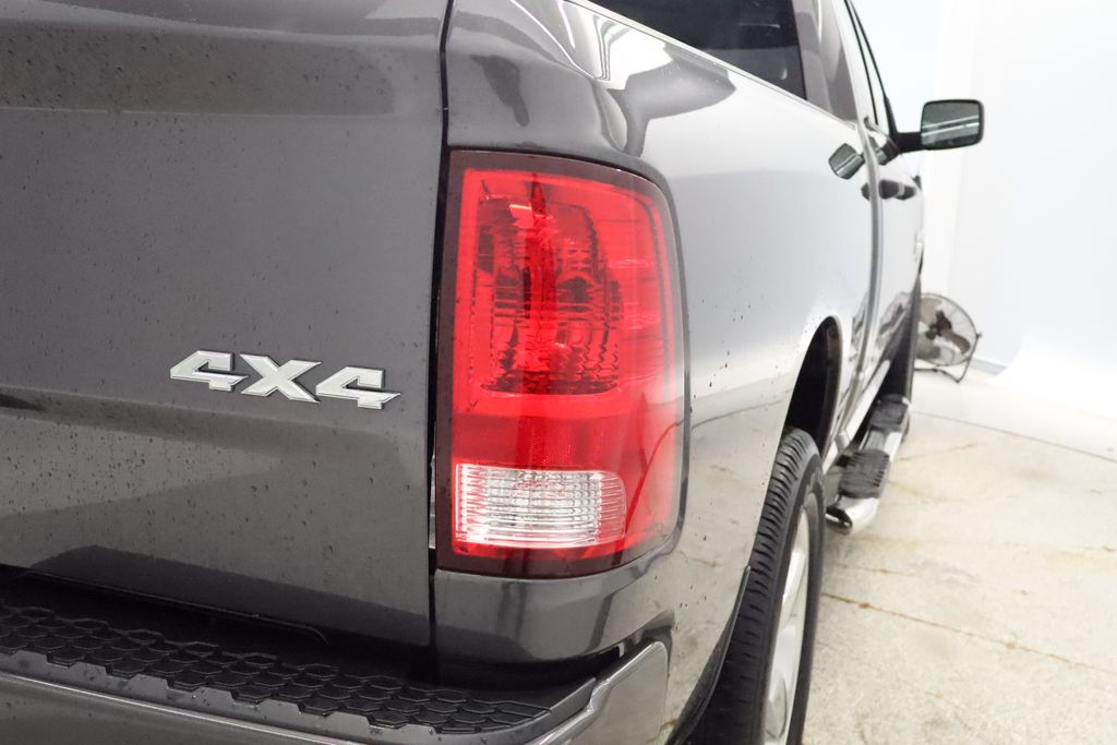 Thumbnail: 2019 RAM 1500 Classic - 19