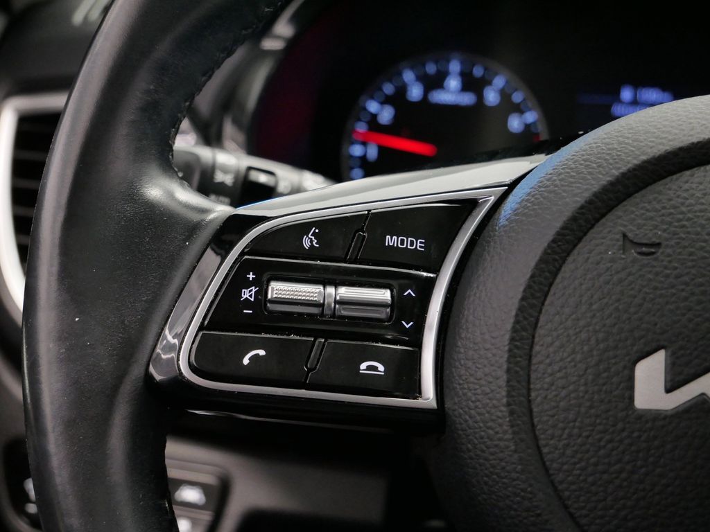 Thumbnail: 2022 Kia Seltos - 25