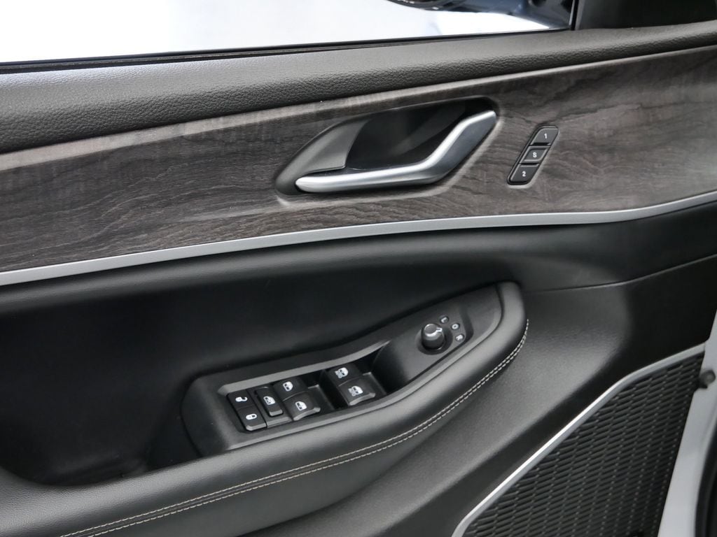 Thumbnail: 2022 Jeep Grand Cherokee - 8