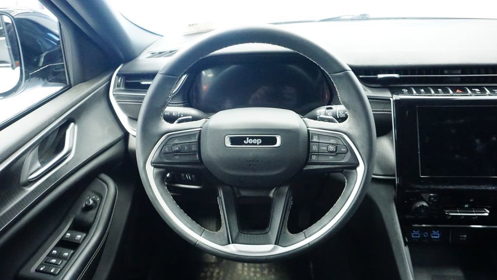 Thumbnail: 2023 Jeep Grand Cherokee L - 18