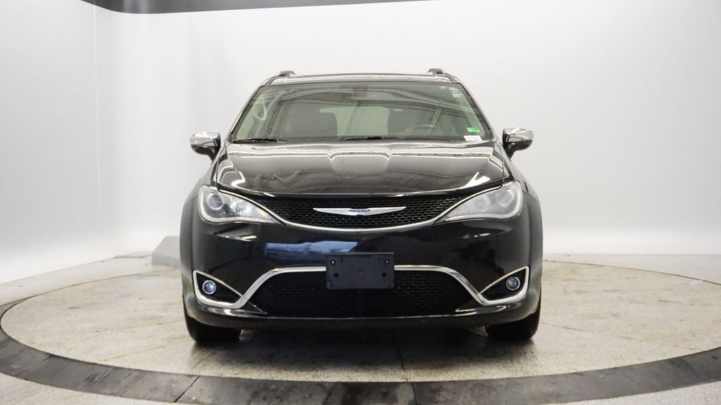 Thumbnail: 2018 Chrysler Pacifica - 8