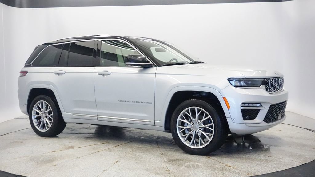 Thumbnail: 2022 Jeep Grand Cherokee - 7