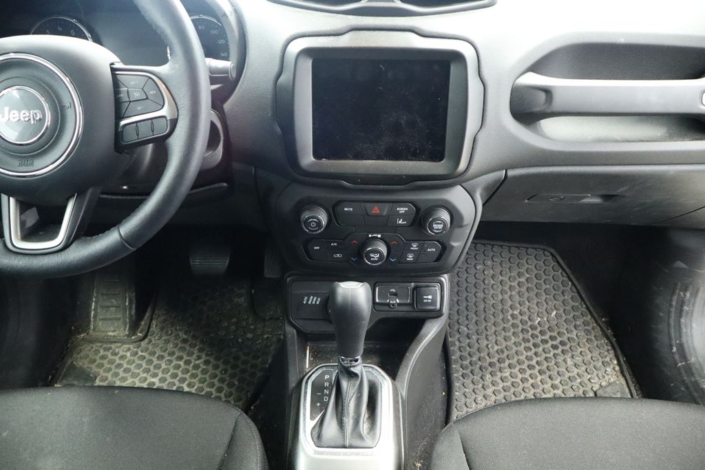 Thumbnail: 2022 Jeep Renegade - 29