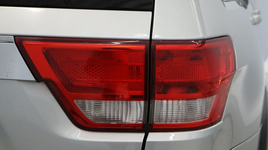 Thumbnail: 2012 Jeep Grand Cherokee - 14