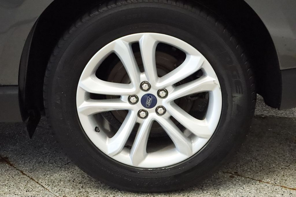 Thumbnail: 2020 Ford Edge - 16