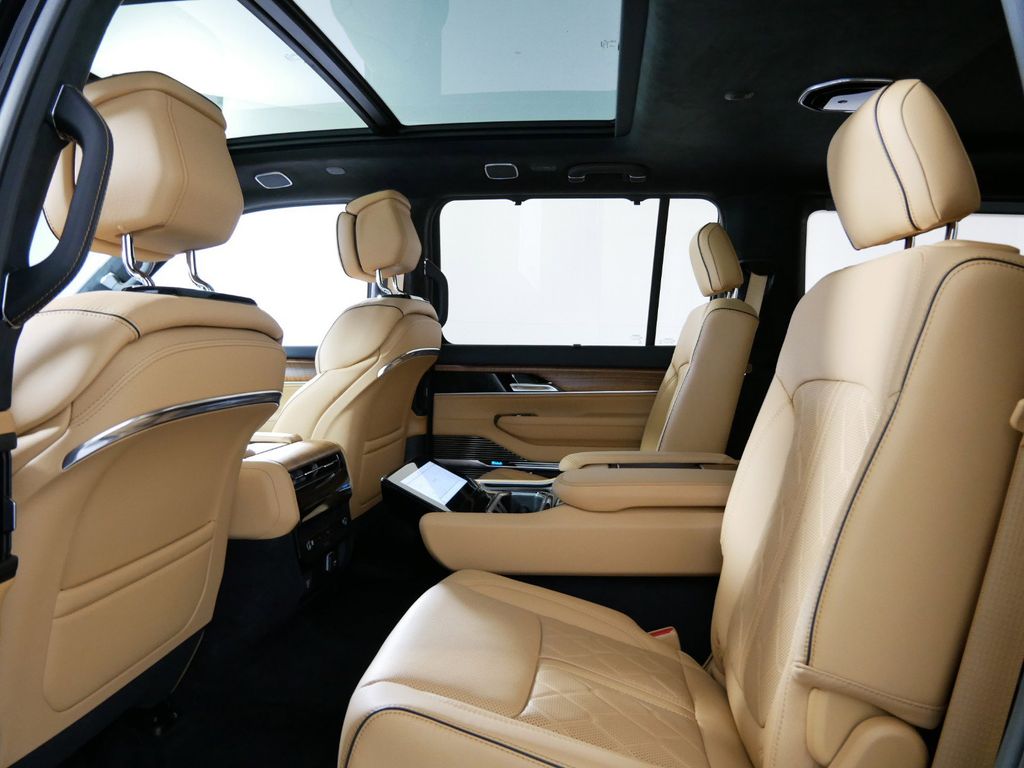 Thumbnail: 2023 Jeep Grand Wagoneer - 6