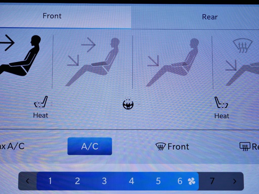 Thumbnail: 2024 Chrysler Pacifica - 43